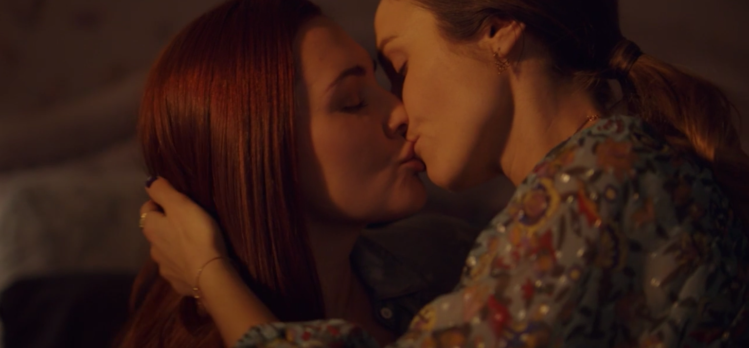 'Wynonna Earp' 4x03 Review: "Look at Them Beans"