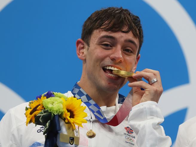 Queerly Not Straight: Tom Daley's Olympic Win Matters and We're Proud