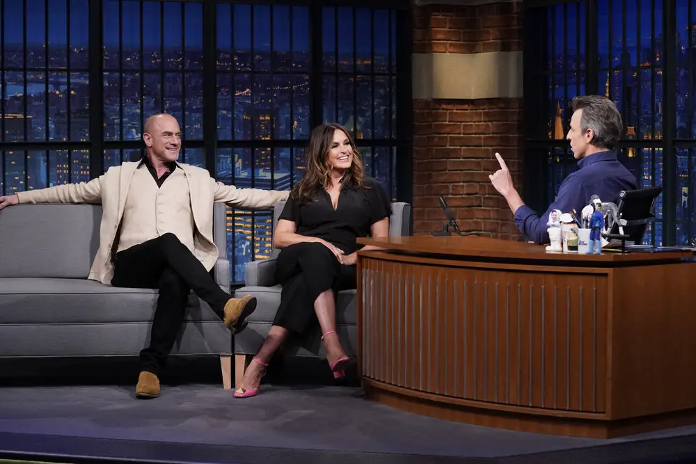 LATE NIGHT WITH SETH MEYERS -- Episode 1270 -- Pictured: (l-r) Christopher Meloni and Mariska Hargitay during an interview with host Seth Meyers on March 28, 2022 -- (Photo by: Lloyd Bishop/NBC) Marshmelon madness Chriska style