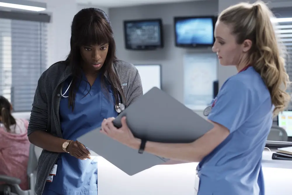 Transplant 2x09 Ayisha Issa as Dr. June Curtis, Caitlyn Sponheimer as Dr. Erica Harris