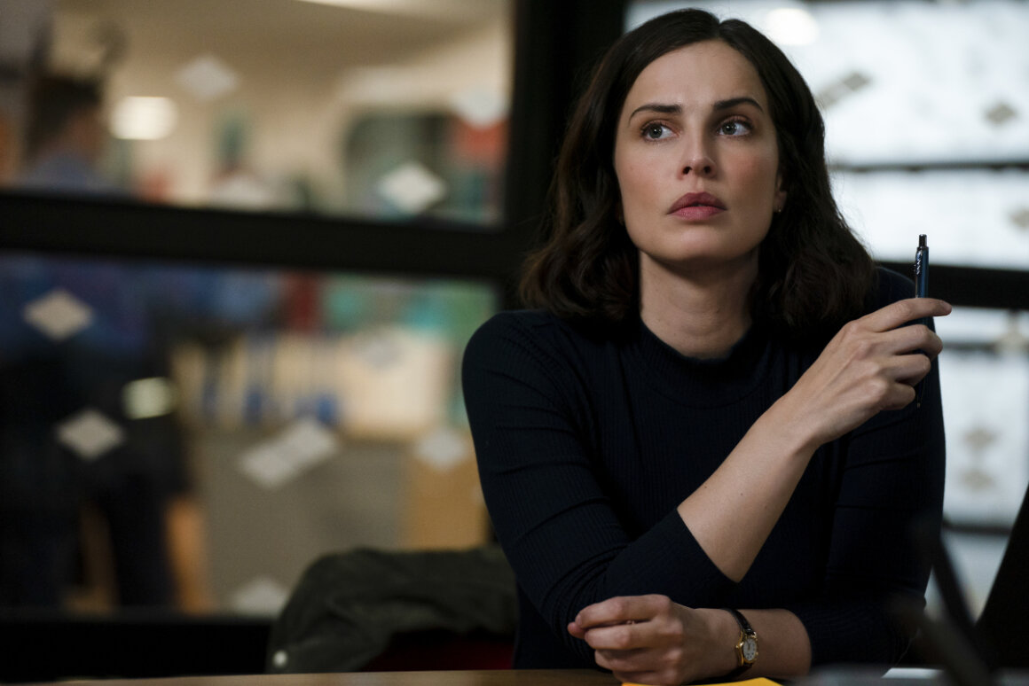 FBI International's Heida Reed Talks New Romance & Undercover Dreams -  Fangirlish