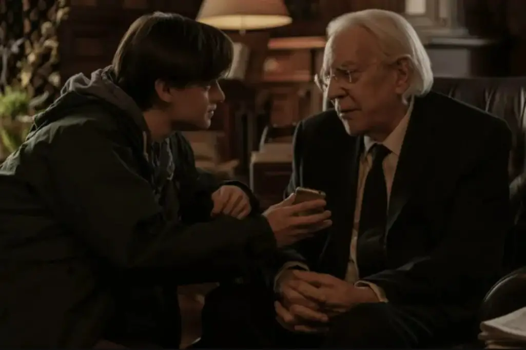'Mr. Harrigan's Phone' Trailer Sees a Ghost Teaching Bullies a Lesson