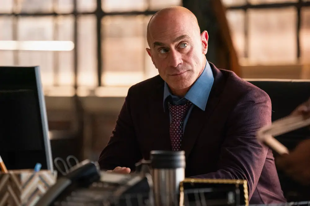 Law & Order: Organized Crime 3x07 "All That Glitters" Christopher Meloni as Det. Elliot Stabler -