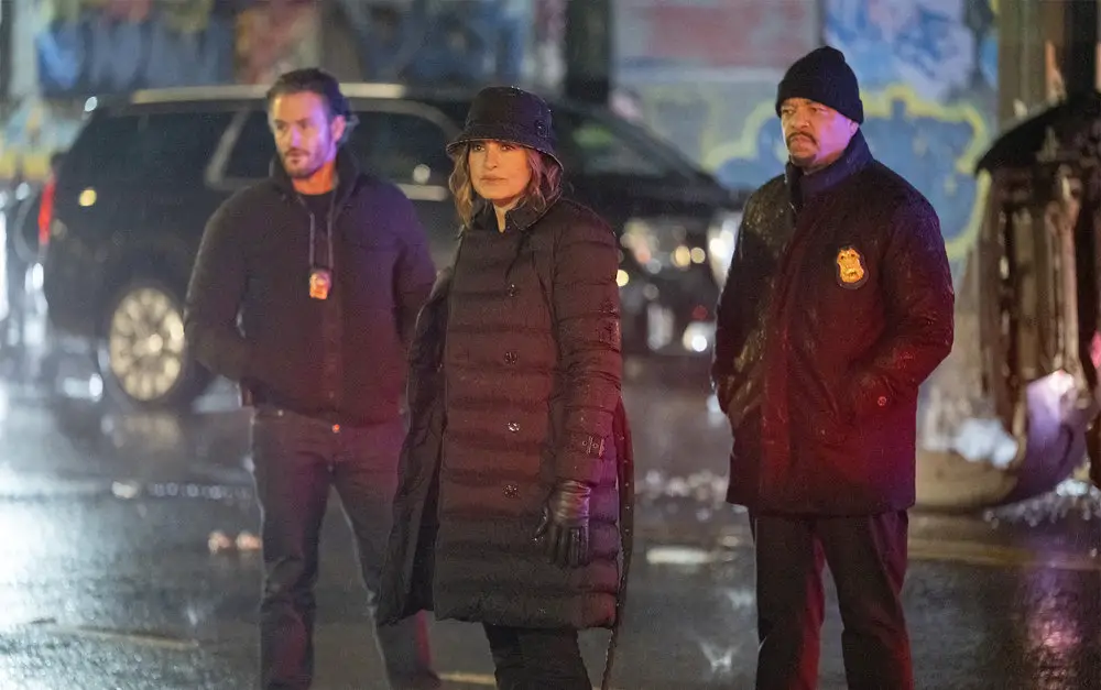 Law & Order: SVU 24x13 "Intersection" Pictured: (l-r) Kevin Kane as Det. Terry Bruno, Mariska Hargitay as Captain Olivia Benson, Ice T as Sgt. Odafin "Fin" Tutuola -- (Photo by: Scott Gries/NBC)