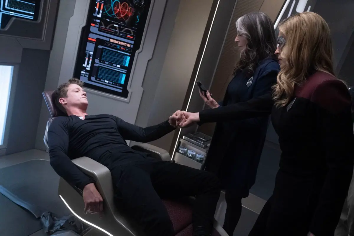 Gates McFadden as Dr. Beverly Crusher, Ed Speleers as Jack Crusher and Jeri Ryan as Seven of Nine in Star Trek: Picard on Paramount+. Photo Credit: Monty Brinton/Paramount+. ©2021 Viacom, International Inc. All Rights Reserved.