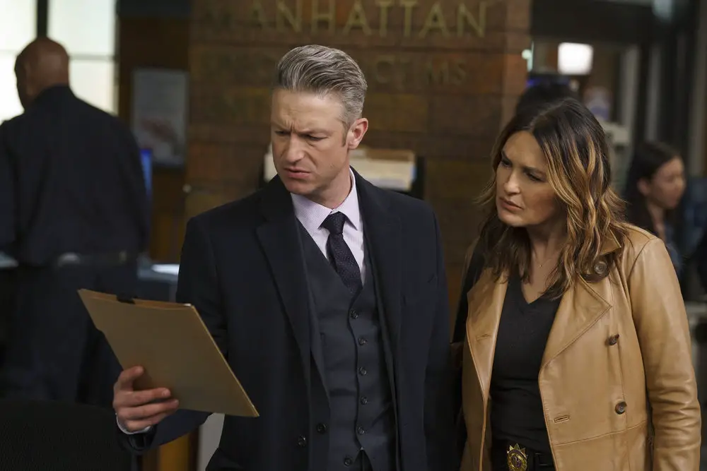 Law & Order: SVU 24x20 LAW & ORDER: SPECIAL VICTIMS UNIT -- "Debatable" Episode 24020 -- Pictured: (l-r) Peter Scanavino as A.D.A Sonny Carisi, Mariska Hargitay as Captain Olivia Benson -- (Photo by: Peter Kramer/NBC)