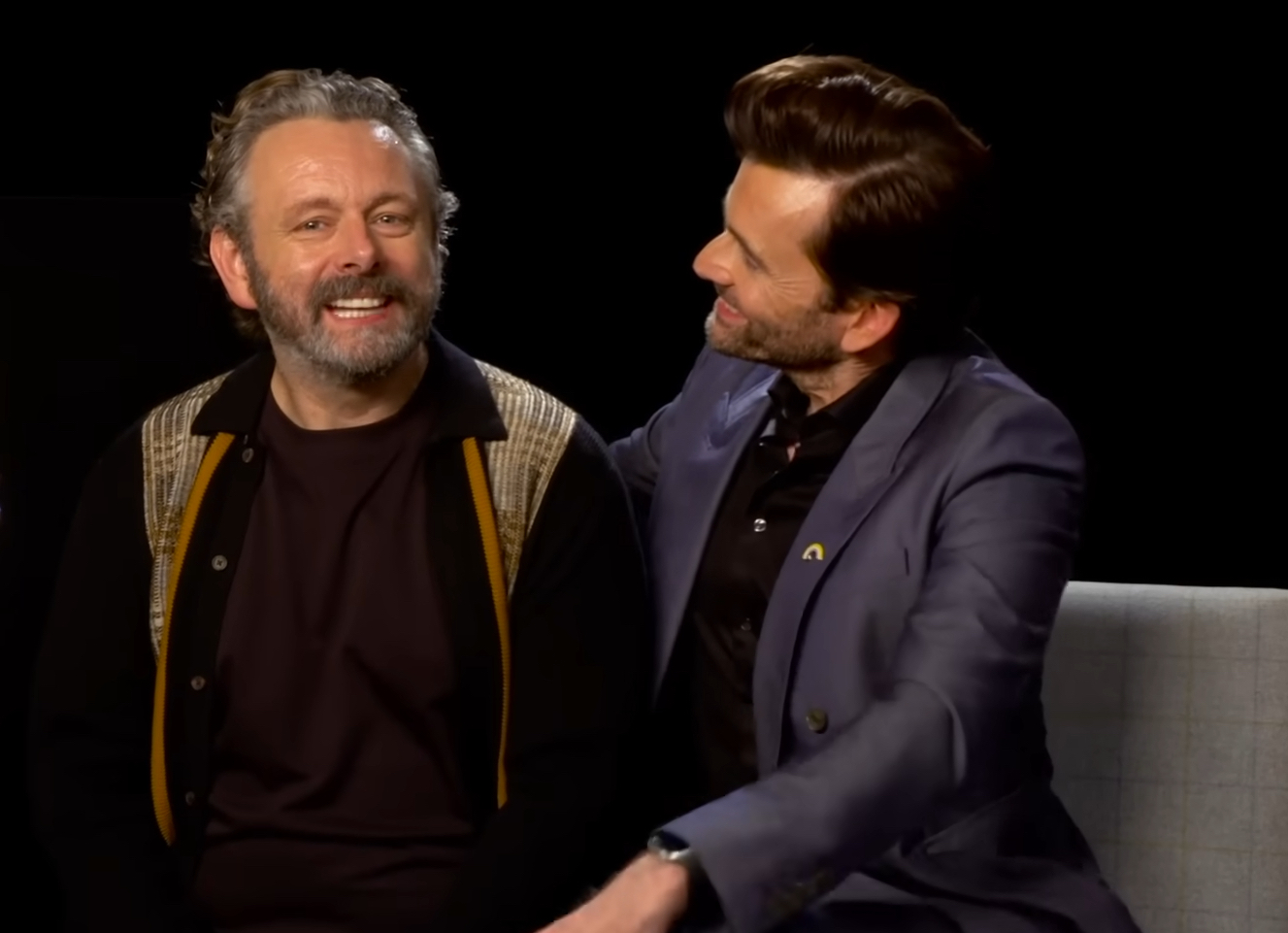 Good Omens Cast Get Together In Answer All Your Questions Fangirlish 4884