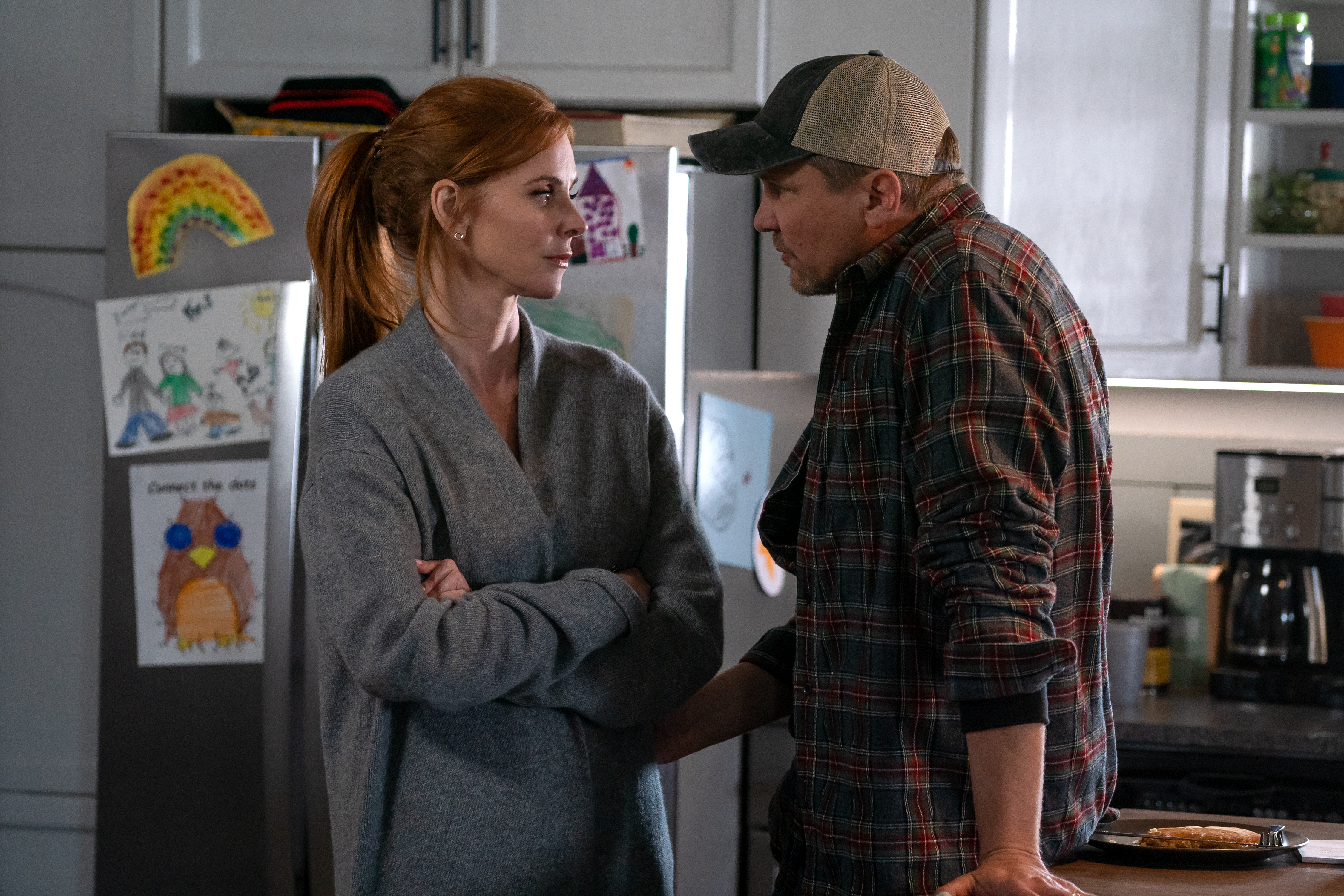 My Life with the Walter Boys. (L to R) Sarah Rafferty as Katherine and Marc Blucas as George in episode 105 of My Life with the Walter Boys. Cr. Chris Large/© 2023 Netflix, Inc.