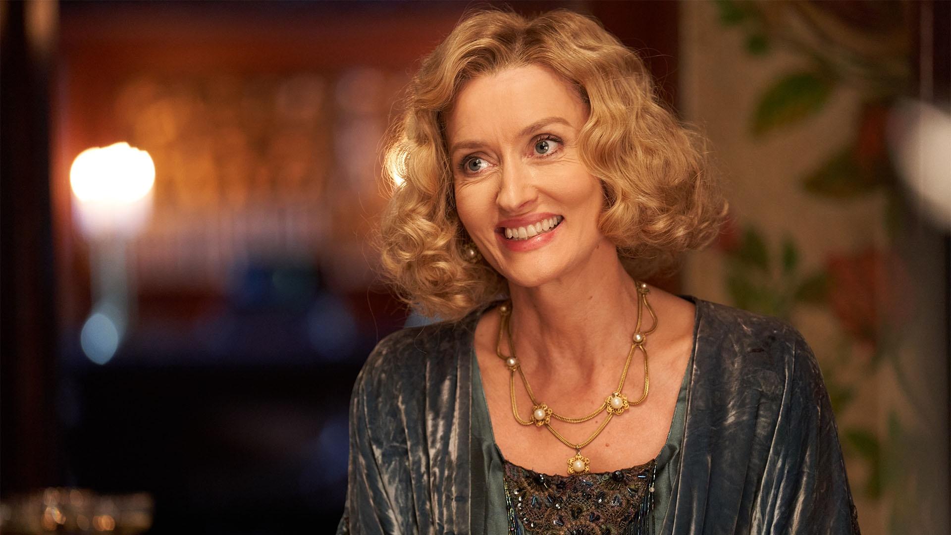 Natascha McElhone as Bella Ainsworth on Hotel Portofino