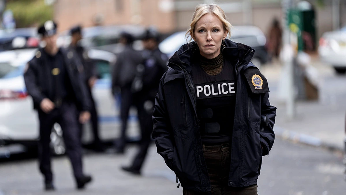 Law & Order: SVU Season 26 Episode 8 Rollins (Kelli Giddish) arrival sneak peek