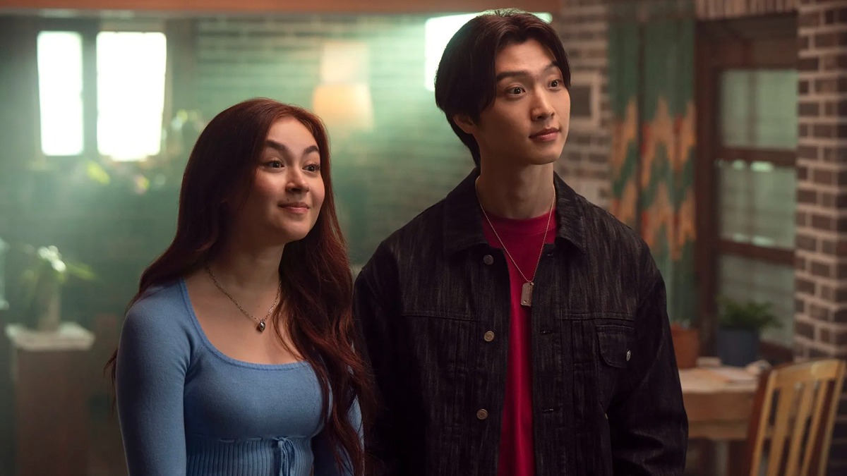 Anna Cathcart as Kitty Covey and Sang Heon Lee as Min Ho in "XO, Kitty" on Netflix