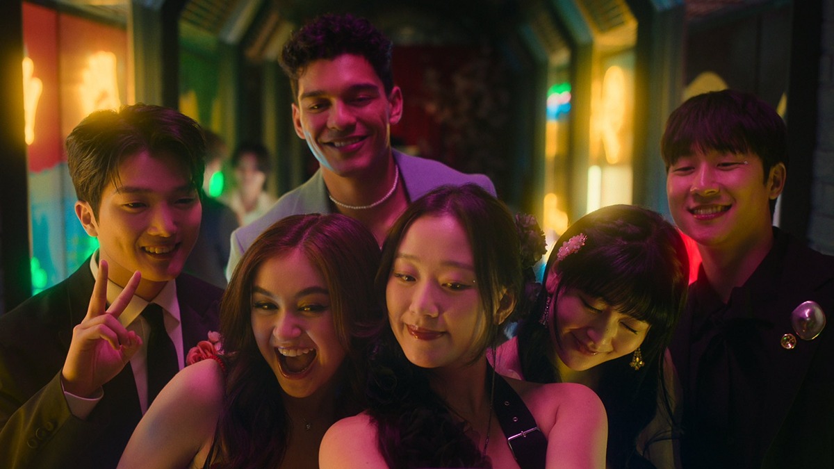 the cast of XO, Kitty season two on Netflix