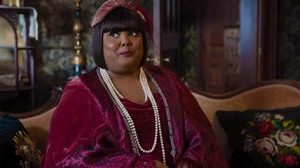 Danielle Pinnock in Ghosts