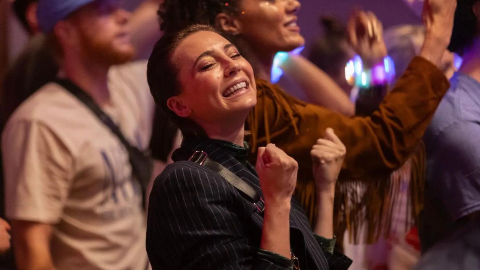 “Breathless” – The suspicious death of a U.S. Navy choir singer performing with a pop star draws NCIS: Sydney into the world of obsessive fans, on NCIS: SYDNEY, Friday, April 4 (8:00-9:00 PM, ET/PT) on the CBS Television Network, and streaming on Paramount+ (live and on demand for Paramount+ with SHOWTIME subscribers, or on demand for Paramount+ Essential subscribers the day after the episode airs)*. Mavournee Hazel as Forensic Pathologist Bluebird ‘Blue’ Gleeson in NCIS: Sydney episode 7, season 2 streaming on Paramount+, 2025. Photo Credit: Maddison Woollard/Paramount+