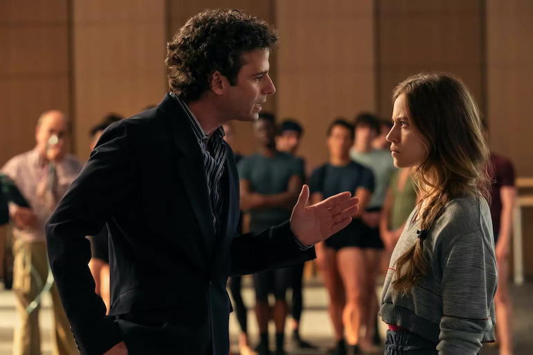 Luke Kirby and Lou de Laâge in Étoile Season 1, Episode 2