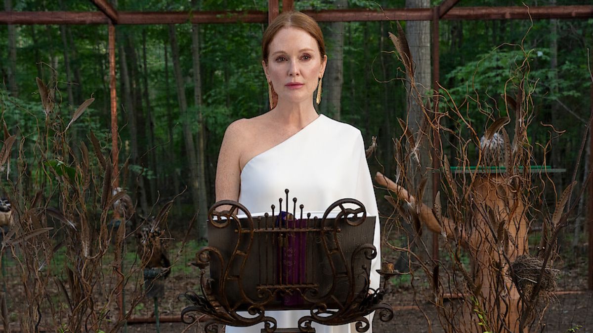 Julianne Moore in Sirens