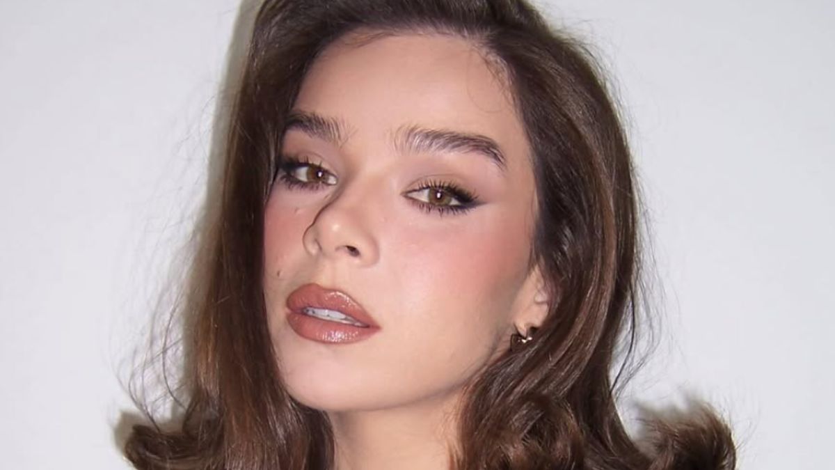 Hailee Steinfeld will soon be getting married to Josh Allen