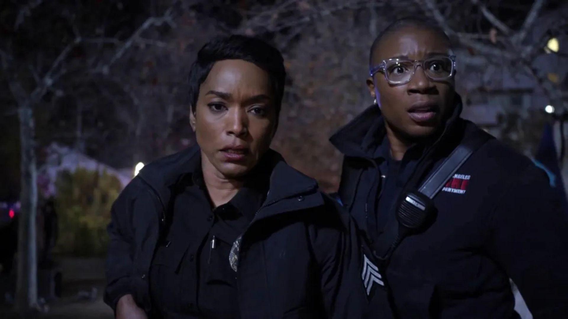 Athena and Hen in 9-1-1 Season 1 Episode 7 "Full Moon (Creepy AF)"