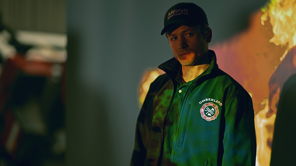 Taron Egerton as Dave Gudsen in Smoke episode 4 on Apple TV+