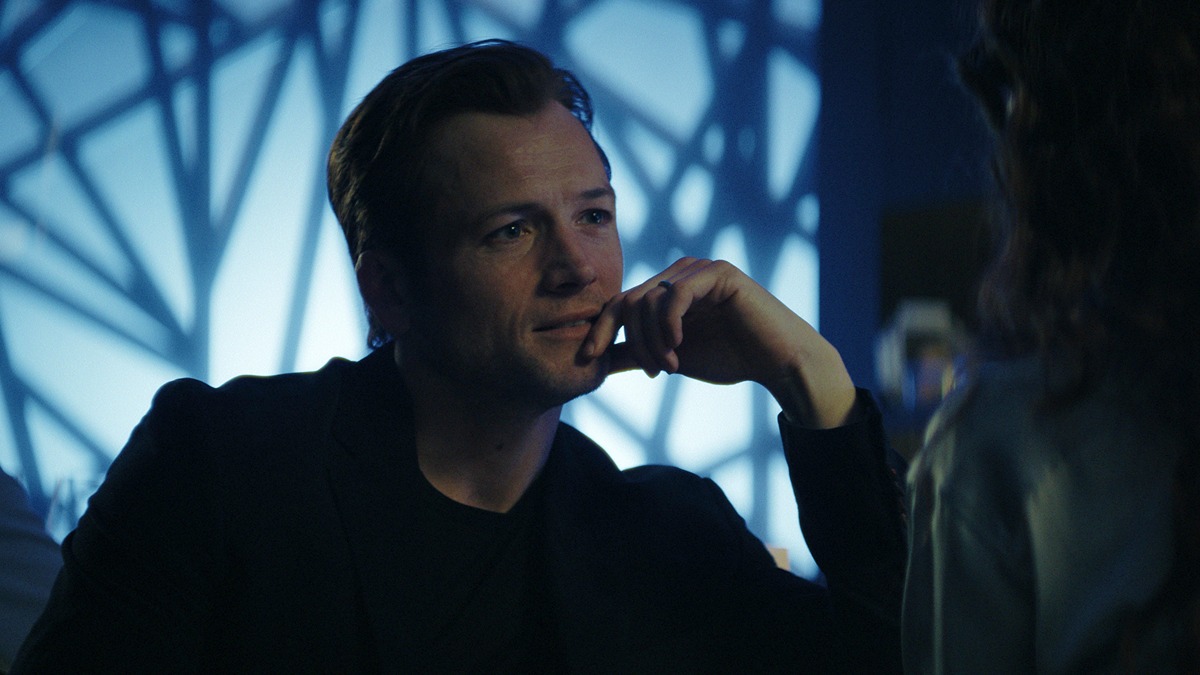 Taron Egerton as Dave Gudsen in 'Smoke' episode 5 on Apple TV+