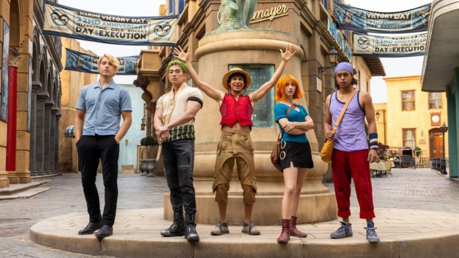 One Piece. (L to R) Taz Skylar as Sanji, Mackenyu as Roronoa Zoro, Iñaki Godoy as Monkey D. Luffy, Emily Rudd as Nami, Jacob Romero as Usopp in episode 201 of One Piece. Cr. Casey Crafford/Netflix © 2025