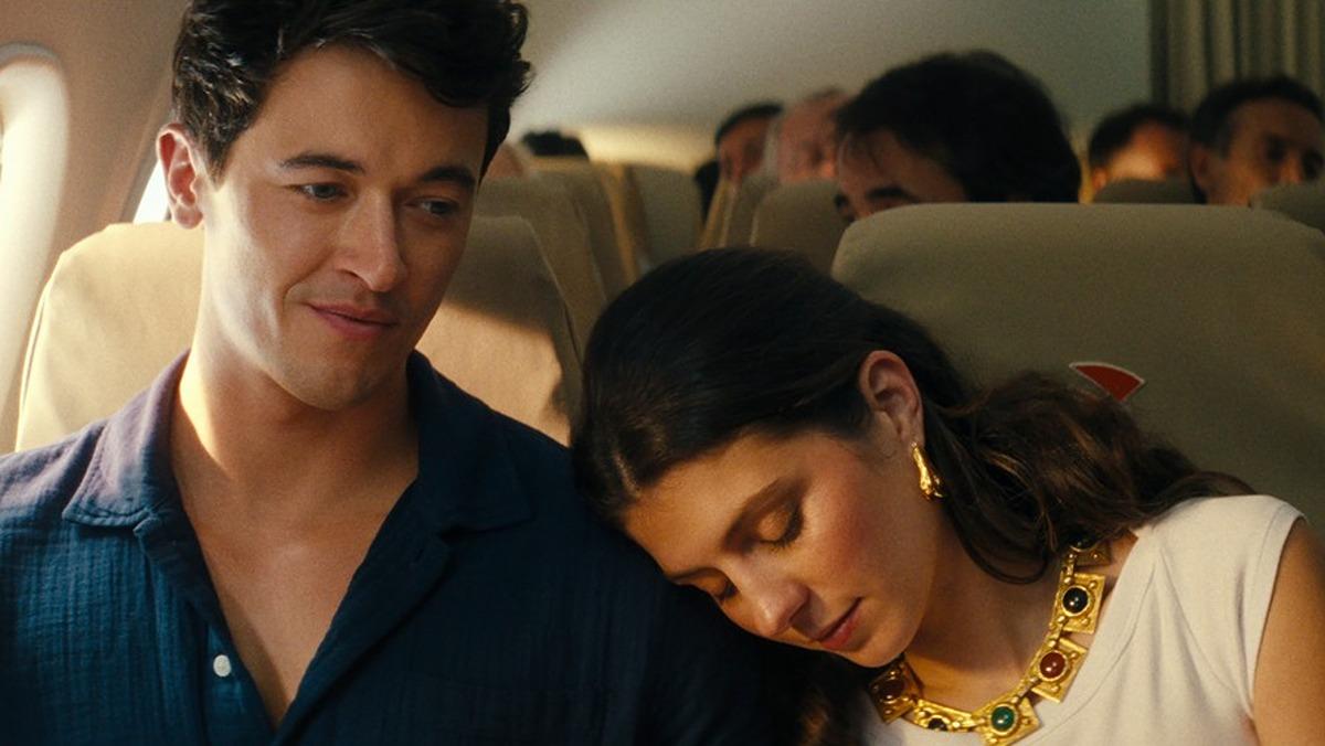Emily Bader as Poppy and Tom Blyth as Alex in People We Meet on Vacation. Courtesy of Netflix.