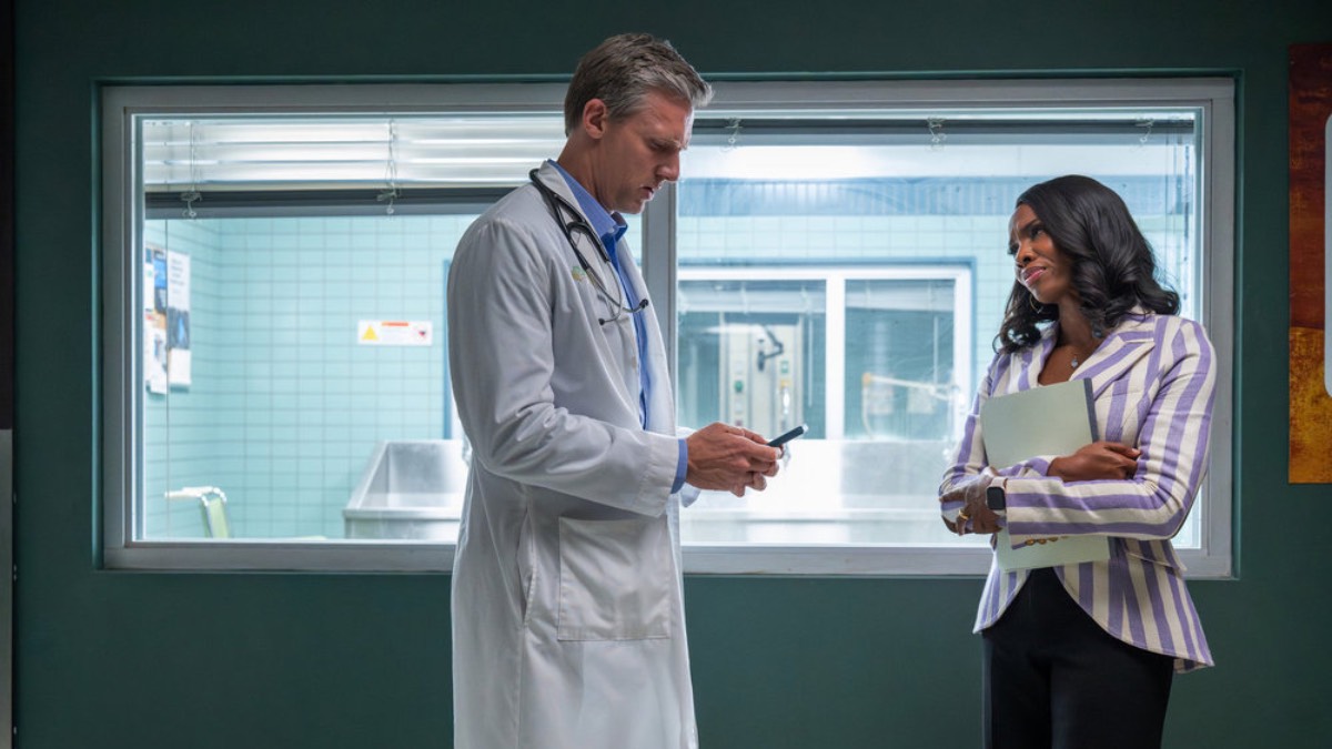 BRILLIANT MINDS -- "Lady Liberty" Episode 204 -- Pictured: (l-r) Teddy Sears as Dr. Josh Nichols, Tamberla Perry as Dr. Carol Pierce -- (Photo by: Pief Weyman/NBC)