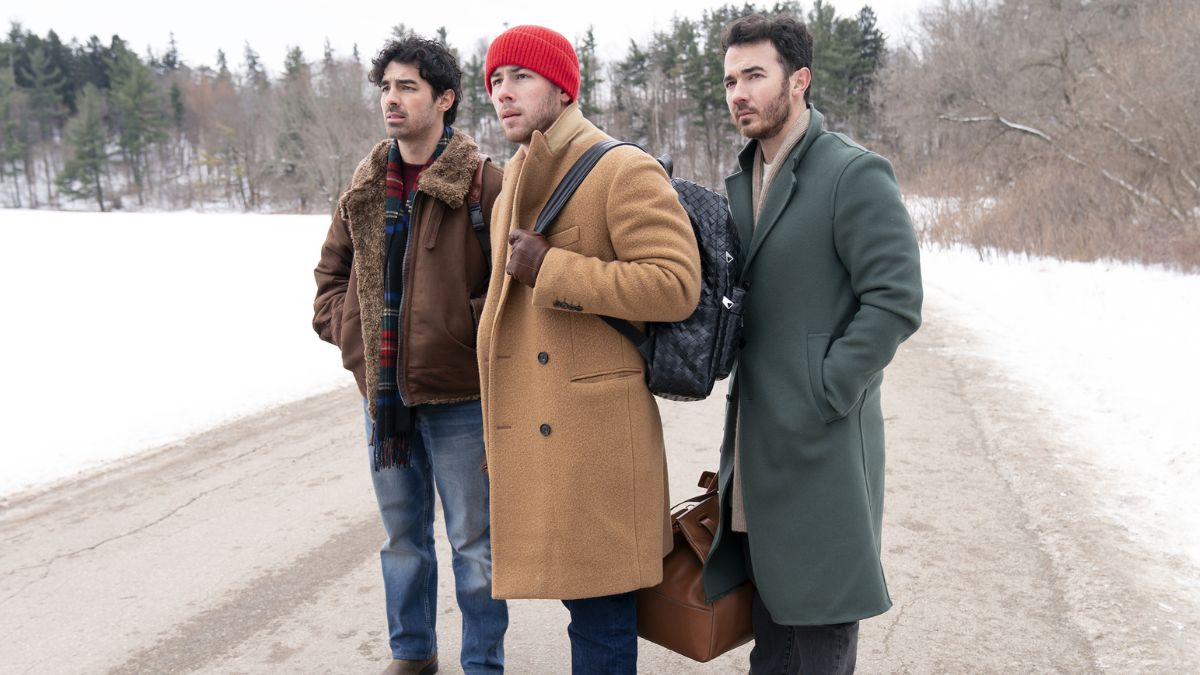 A VERY JONAS CHRISTMAS MOVIE - JOE JONAS, NICK JONAS, KEVIN JONAS