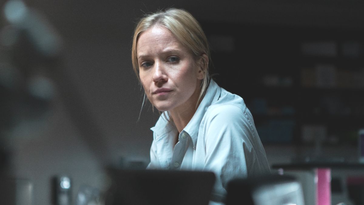 Jessy Schram stars as Det. Darby Albright in the movie The Huntsman. (Photo Credit: Courtesy of Epic Pictures.)