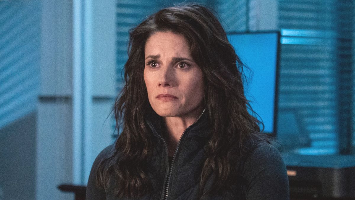 Missy Peregrym as Maggie Bell in FBI season 8 episode 16. (Photo Credit: Courtesy of CBS.)