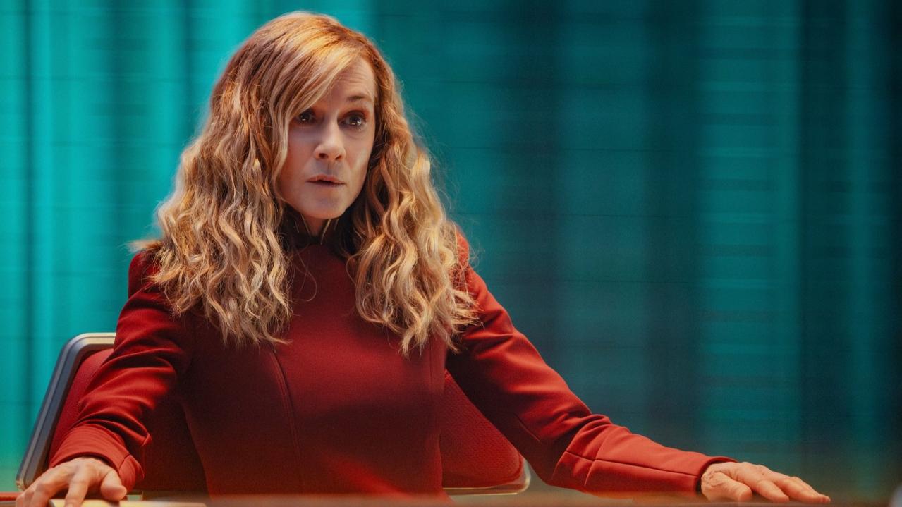 Holly Hunter as Chancellor Nahla Ake in Star Trek: Starfleet Academy season 1 episode 10 "Rubincon."