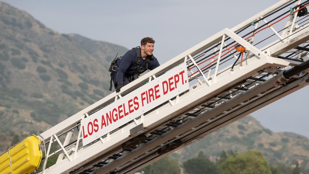 9-1-1 Season 9, Episode 17 - Buck