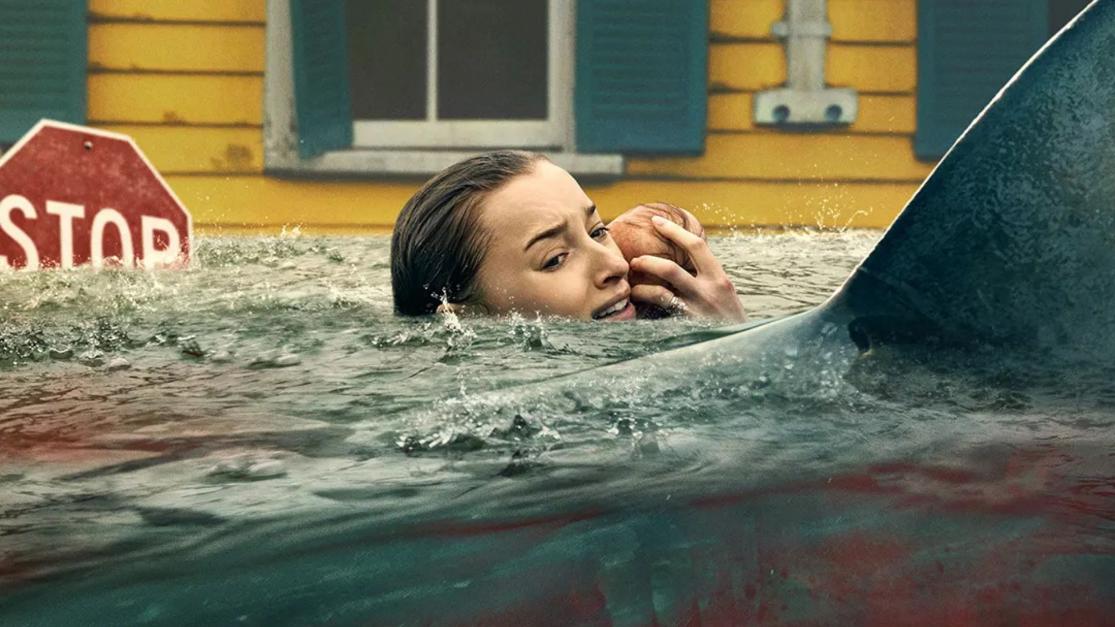 Phoebe Dynevor in Thrash