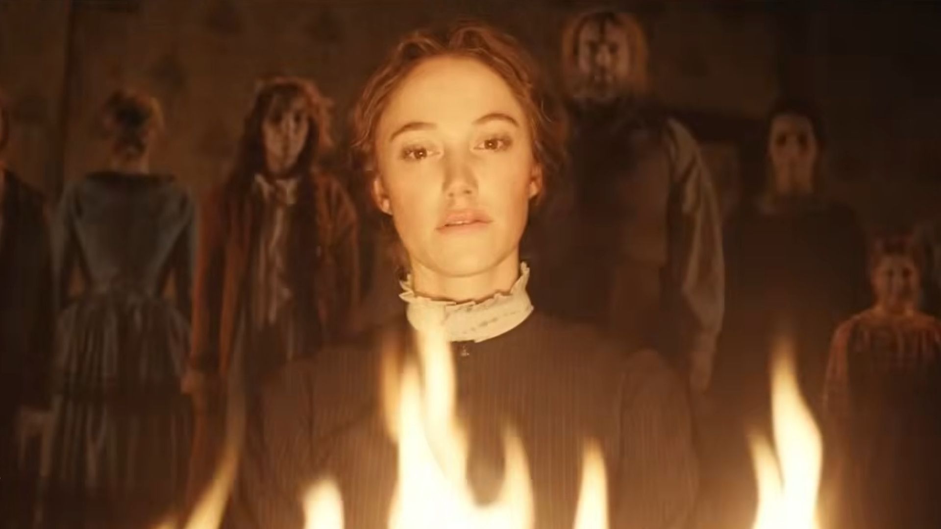 Maika Monroe in Victorian Psycho
