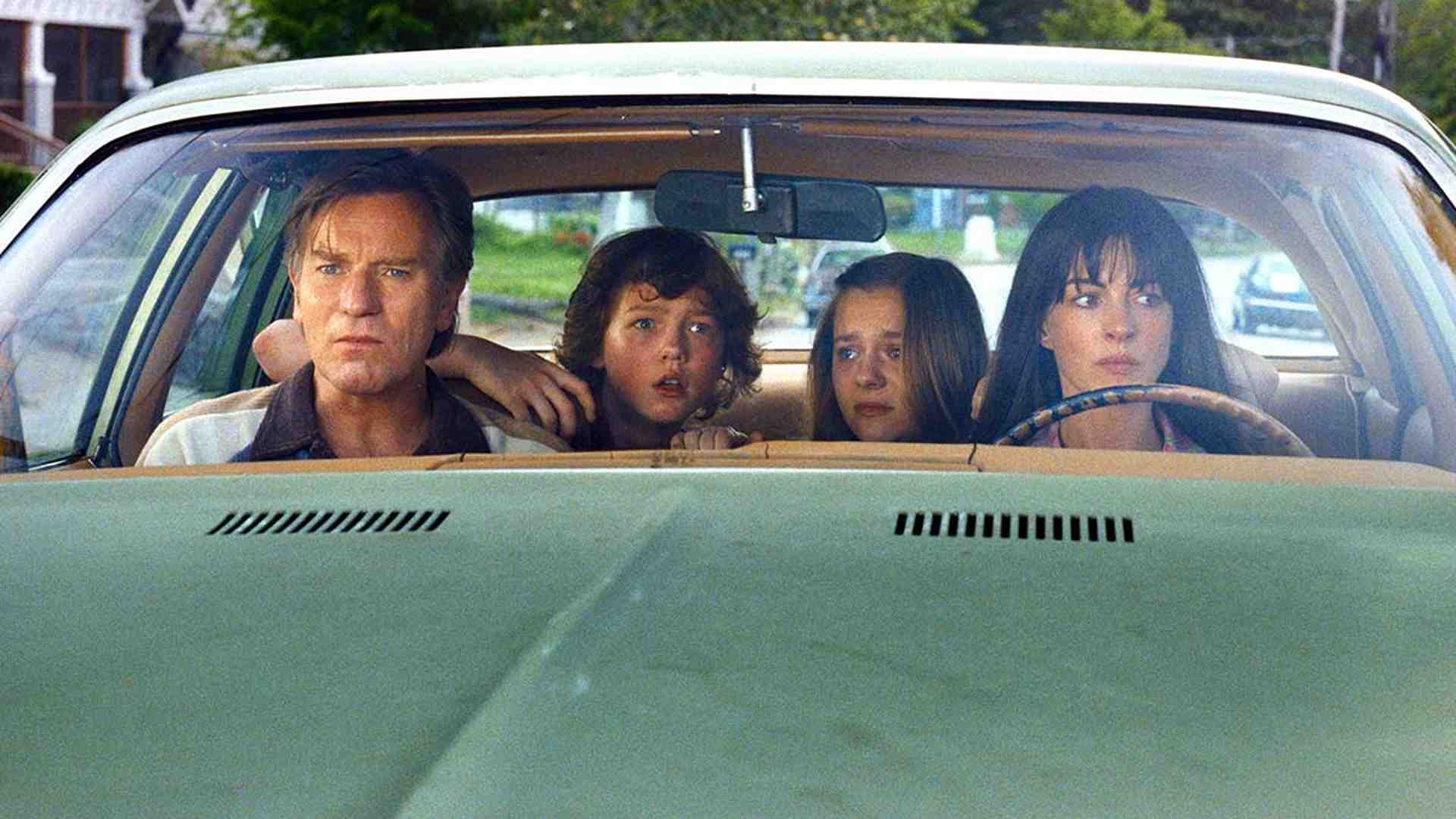 Ewan McGregor, Christian Convery, Maisy Stella, and Anne Hathaway in The End of Oak Street. Courtesy of Warner Bros.