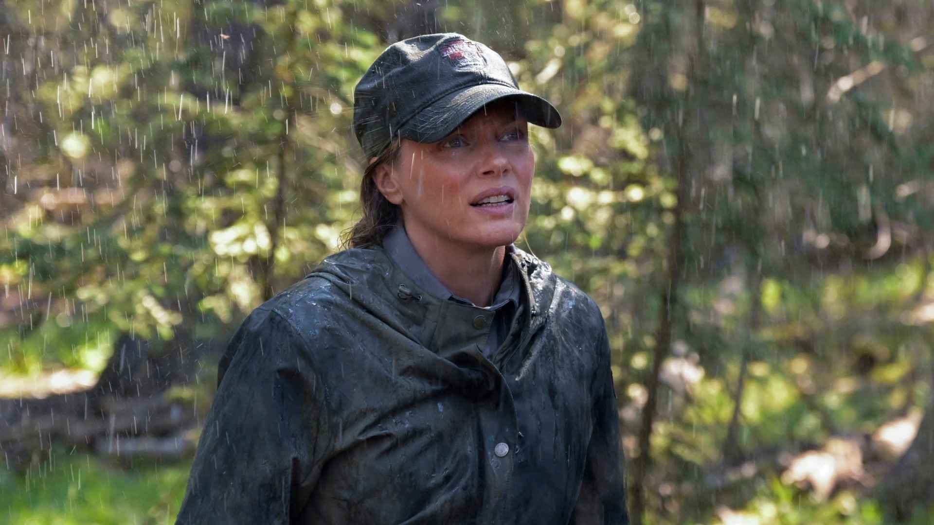 EP104 - "Hell Is Other People" -- Tracy Spiridakos as Anna Pigeon in Anna Pigeon on USA Network. Photo Credit: Michelle Faye/USA Network © VERSANT MEDIA 2025. All Rights Reserved