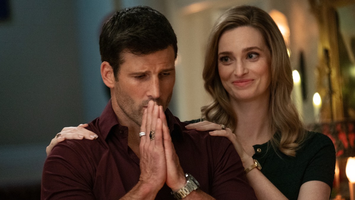“The Mistake” - CBS Original Series Eternally Yours, series premiere scheduled to air on the CBS Television Network. Pictured (L-R): Parker Young as Jesse and Allegra Edwards as Liz. Photo: Bertrand Calmeau/CBS ©2026 CBS Broadcasting, Inc. All Rights Reserved
