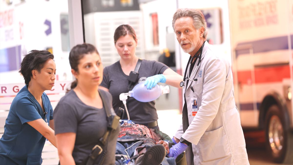 Steven Weber (right) as Dean Archer in Chicago Med season 12 episode 2. (Photo Credit: Courtesy of NBC.)