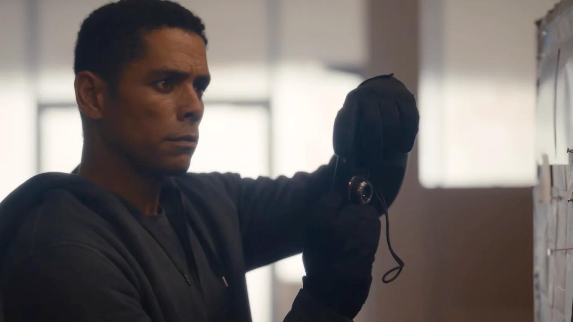 charlie barnett in line of fire